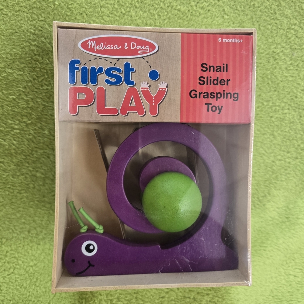NWT NIB  6M+  Baby Boy Girl MELISSA & DOUG Snail Slider Grasping Toy Wooden (Q6)